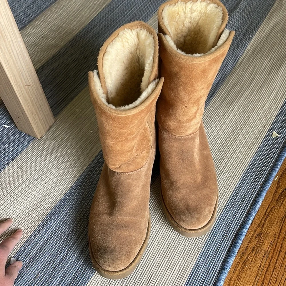 UGG Winter Boots Brown Suede - Picture 3 of 6